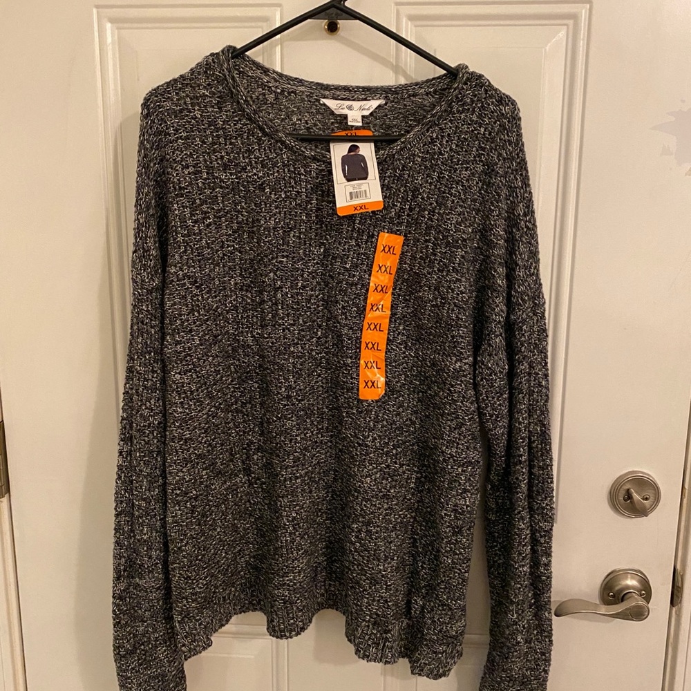 Leo & Nicole Charcoal Sweater NWT